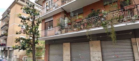 1غرفة عقار تجاري في Rome, Italy رقم 105601 2