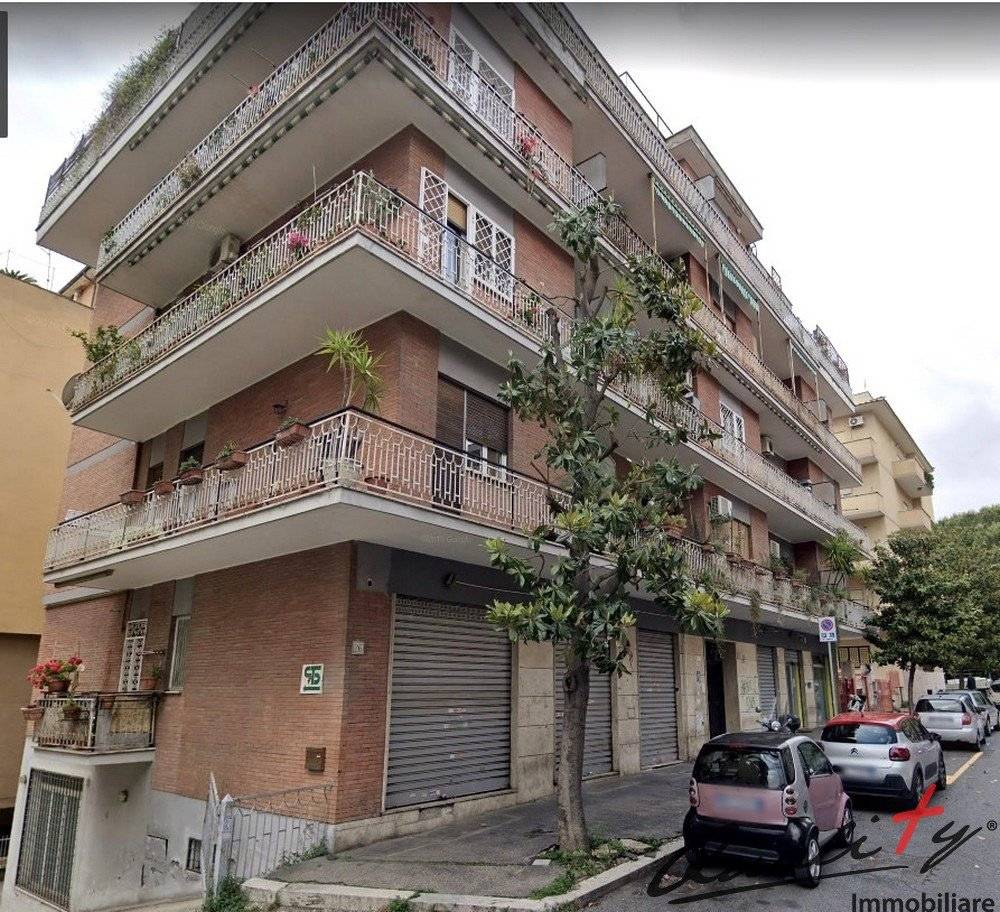 1غرفة عقار تجاري في Rome, Italy رقم 105601