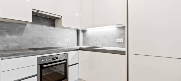 2 rooms Apartment in Penzing, Austria No. 195214 3