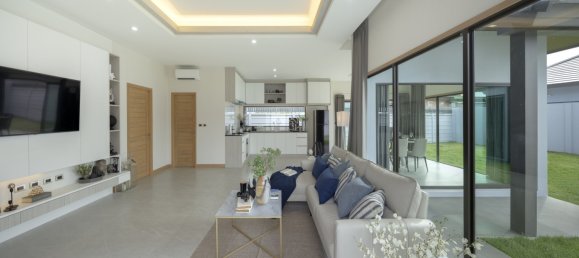 3 bedrooms Villa in Pattaya, Thailand No. 26407 2