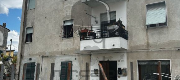 3 bedrooms Apartment in Carrara, Italy No. 318644 2