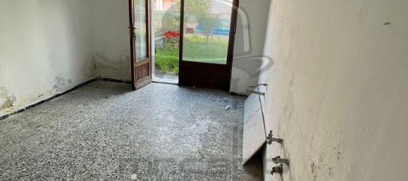 3 bedrooms Apartment in Carrara, Italy No. 318644 4