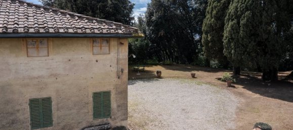 40 bedrooms Villa in Siena, Italy No. 194727 3