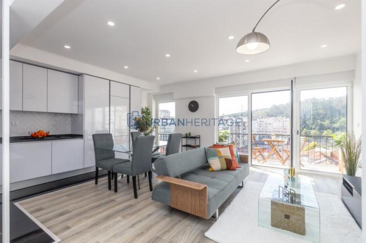 2 bedrooms Apartment in Lisbon, Portugal No. 5735