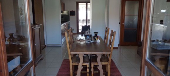 4 bedrooms Apartment in Turin, Italy No. 363172 9