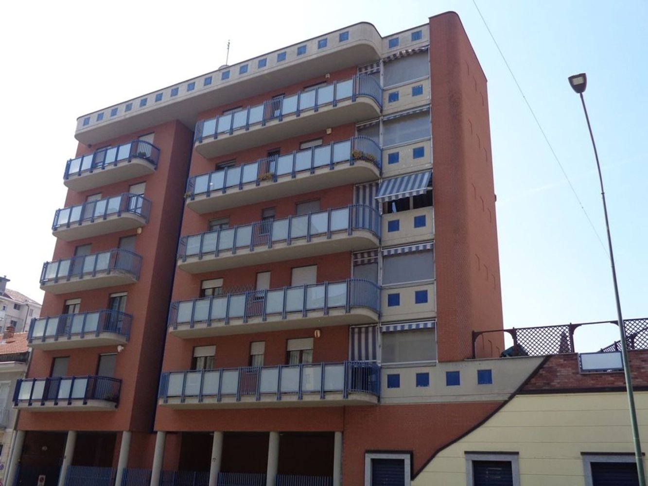 4 bedrooms Apartment in Turin, Italy No. 363172