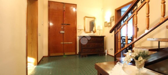 6 rooms Villa in Suzzara, Italy No. 146798 4