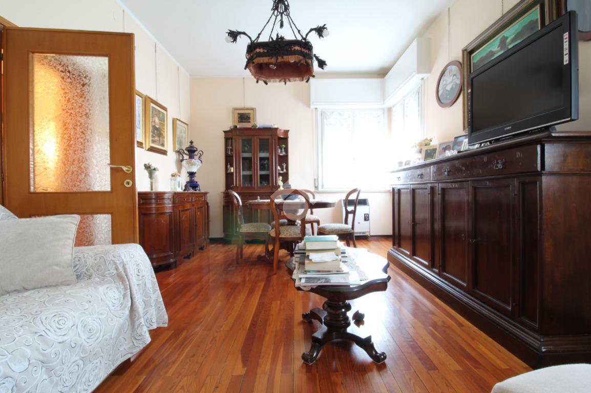 6 rooms Villa in Suzzara, Italy No. 146798