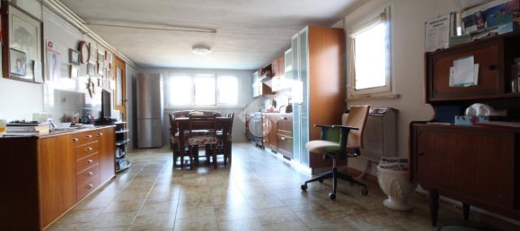 6 rooms Villa in Suzzara, Italy No. 146798 9