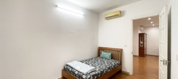3 bedrooms Apartment in Tay Ho, Vietnam No. 9837 11