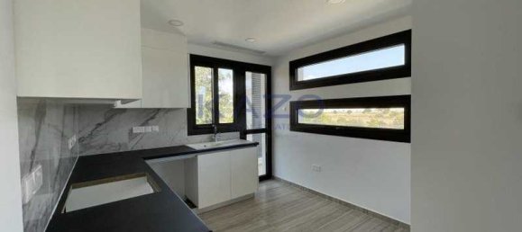 2 bedrooms Apartment in Germasogeia, Cyprus No. 14911 5