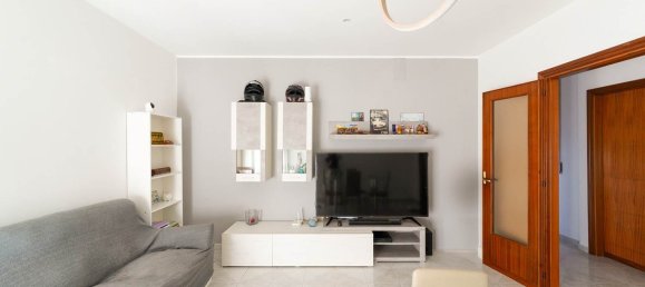 Apartamento de 3 dormitorios en Palo del Colle, Italy No. 342816 4