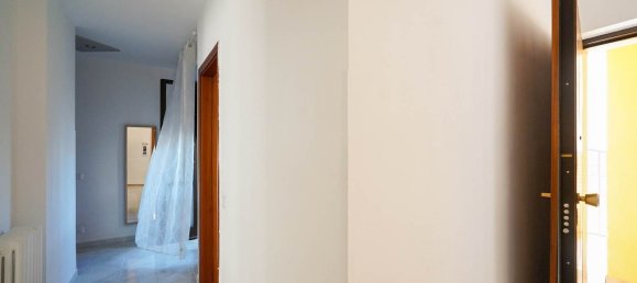 Apartamento de 3 dormitorios en Palo del Colle, Italy No. 342816 8