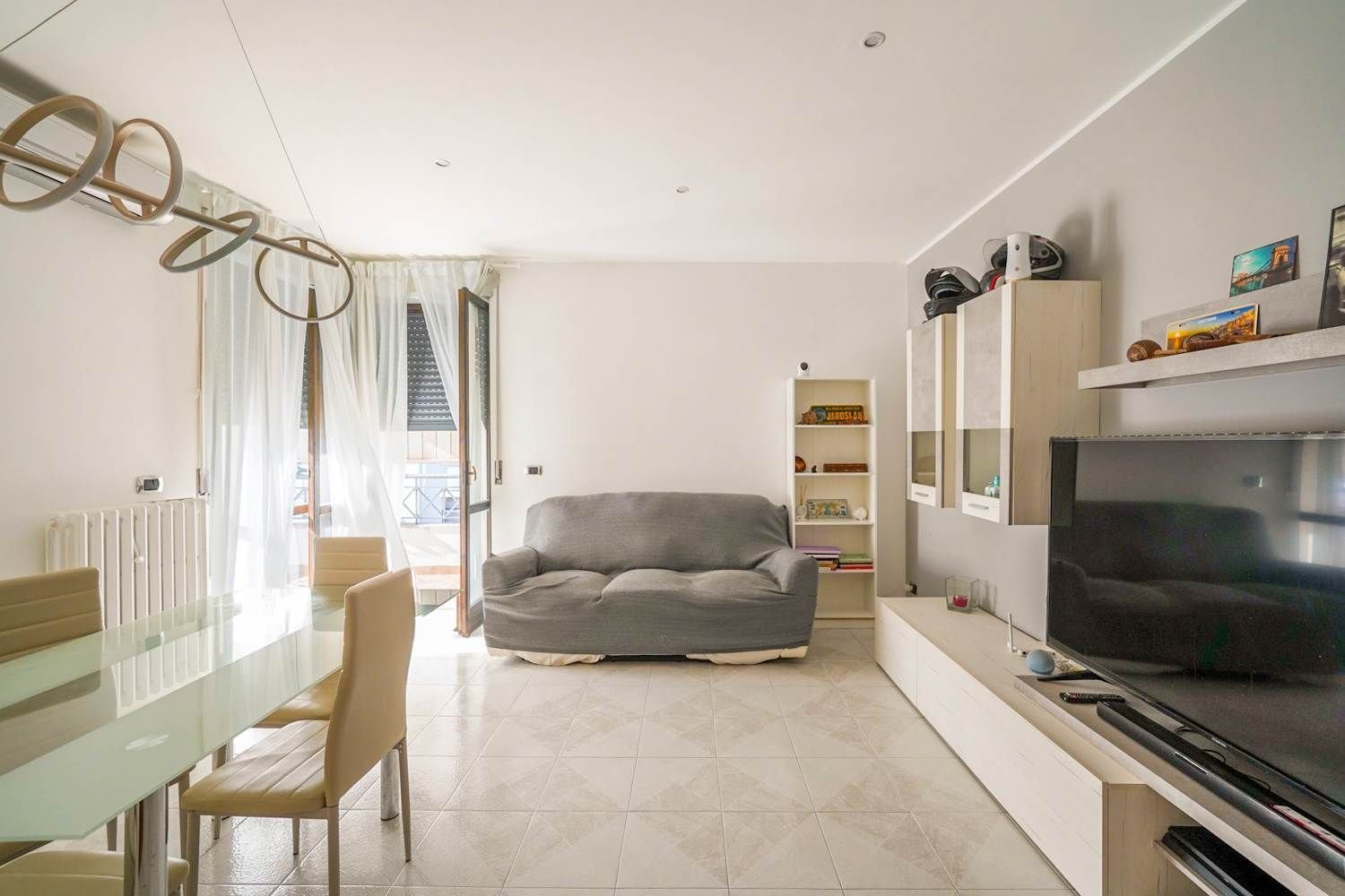 Apartamento de 3 dormitorios en Palo del Colle, Italy No. 342816