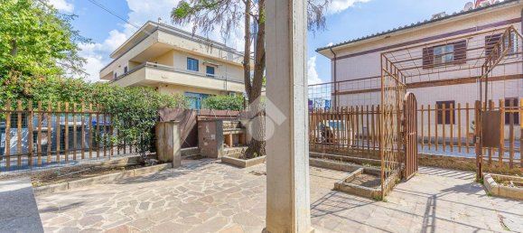 3 bedrooms Apartment in Rome, Italy No. 291884 32