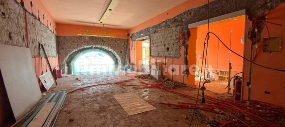 Imóvel comercial de 3 divisões em Naples, Italy N.º 328993 16