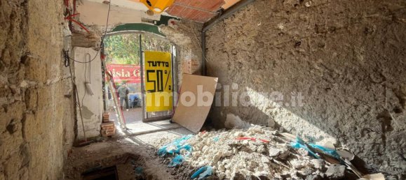 Imóvel comercial de 3 divisões em Naples, Italy N.º 328993 3