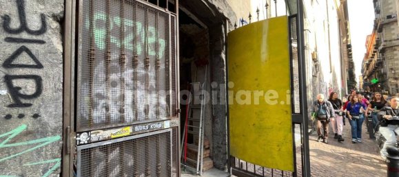 Imóvel comercial de 3 divisões em Naples, Italy N.º 328993 2