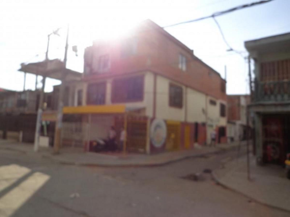 5 bedrooms House in Valle del Cauca, Colombia No. 8265