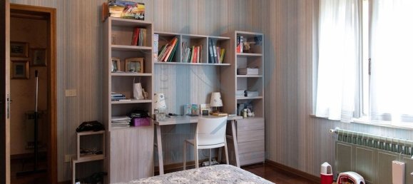 12 rooms House in Parma, Italy No. 85132 18