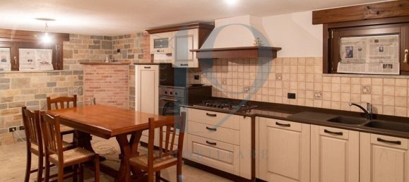 12 rooms House in Parma, Italy No. 85132 2