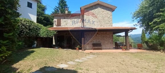 4 bedrooms Villa in Bagni di Lucca, Italy No. 270561 2