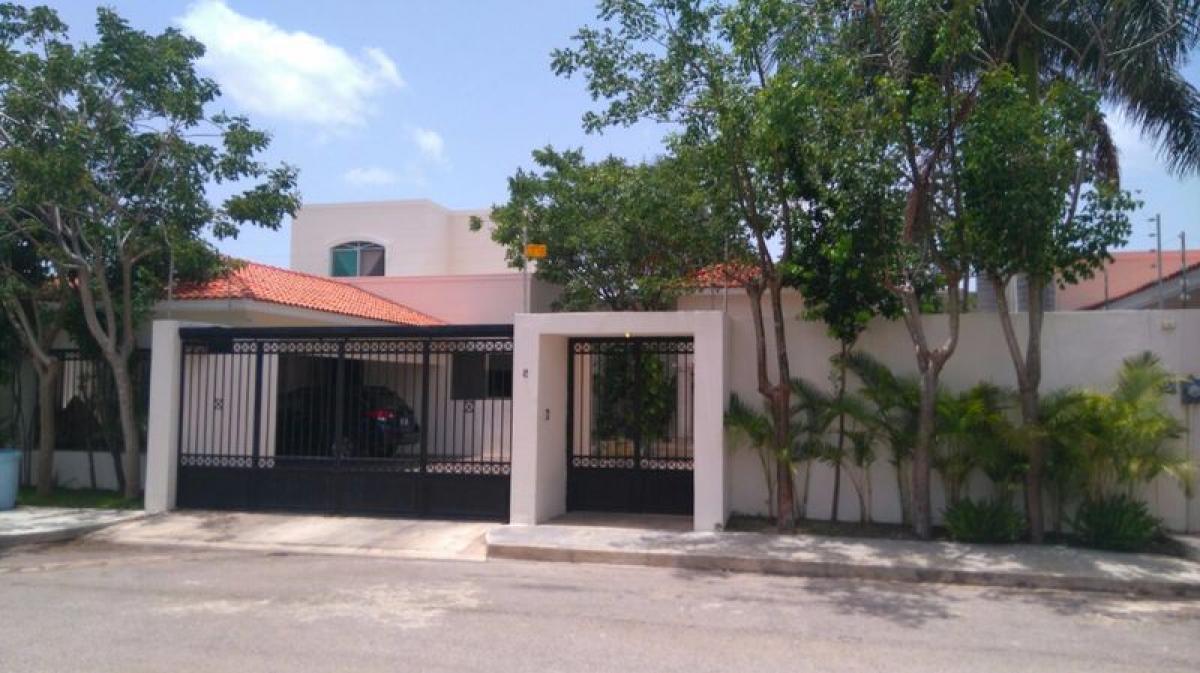 Casa de 3 dormitorios en Mérida, Mexico No. 160712