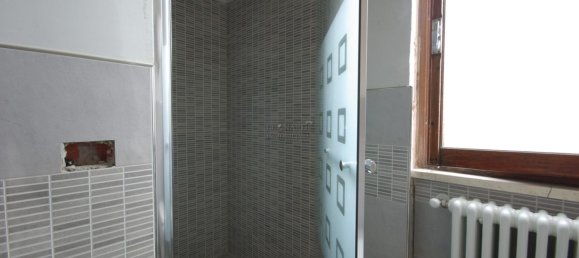 4 rooms Apartment in Sansepolcro, Italy No. 228338 6