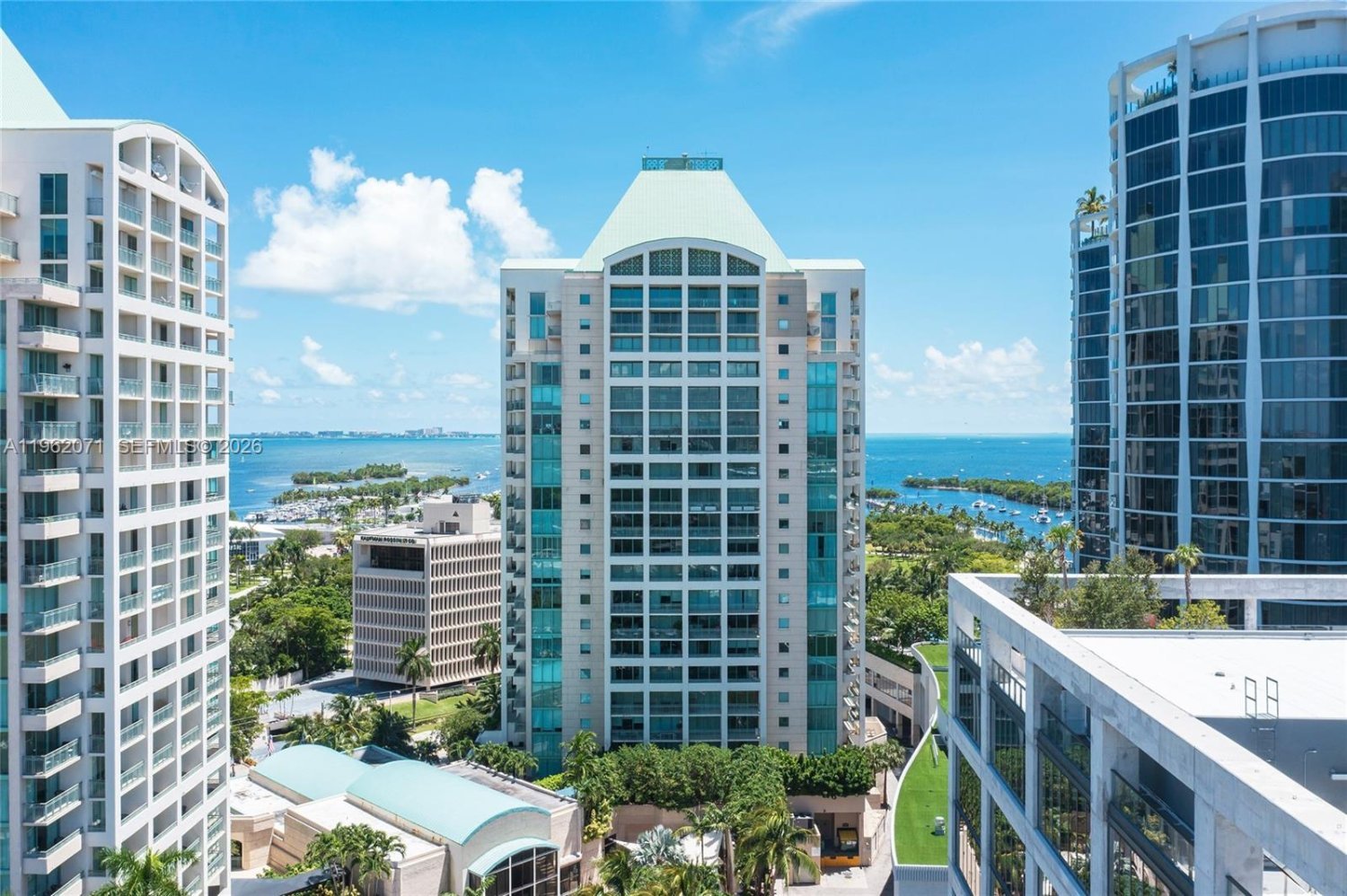 2 bedrooms Commercial property for rent in Miami, Miami-Dade, Florida, USA № 615519