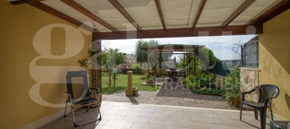 3 Schlafzimmer Villa in Sant'Angelo Romano, Italy, Nr. 71231 36