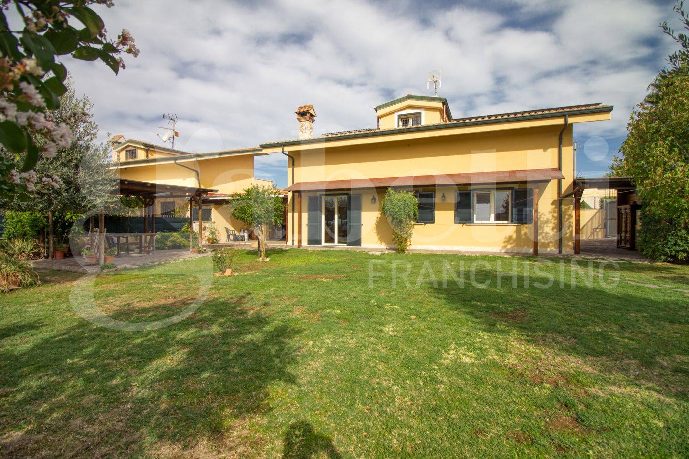 3 Schlafzimmer Villa in Sant'Angelo Romano, Italy, Nr. 71231