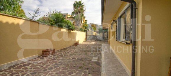 3 Schlafzimmer Villa in Sant'Angelo Romano, Italy, Nr. 71231 35
