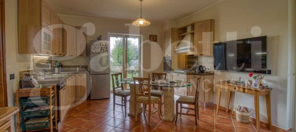 3 Schlafzimmer Villa in Sant'Angelo Romano, Italy, Nr. 71231 2