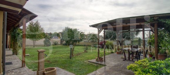 3 Schlafzimmer Villa in Sant'Angelo Romano, Italy, Nr. 71231 27