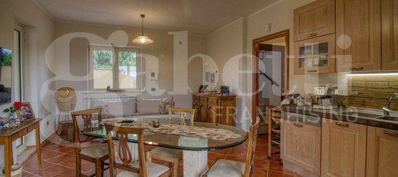 3 Schlafzimmer Villa in Sant'Angelo Romano, Italy, Nr. 71231 6