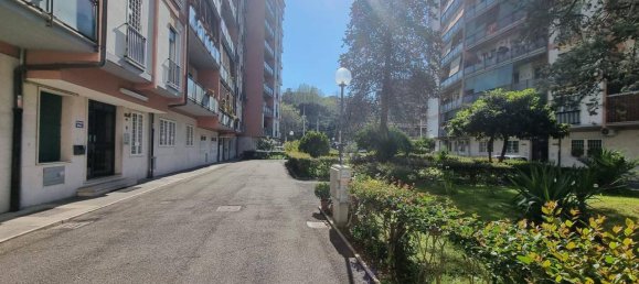 3 rooms Apartment in Rome, Italy No. 40979 4