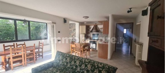 5-Zimmer Villa in Valmorea, Italy, Nr. 2598 9