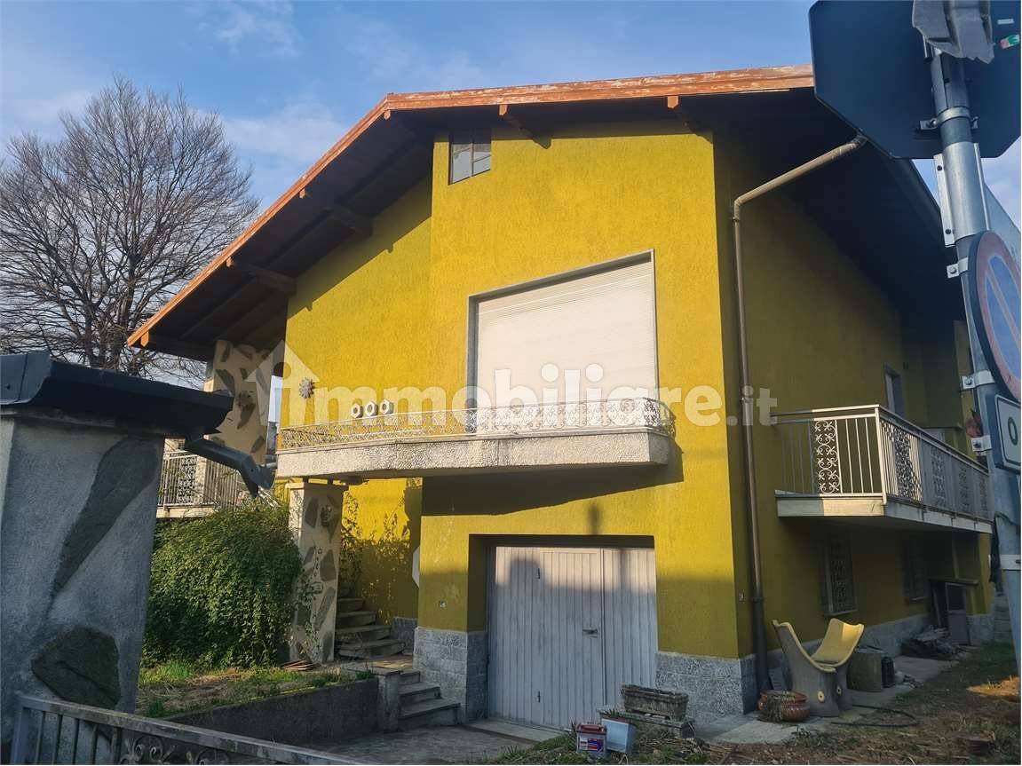 5-Zimmer Villa in Valmorea, Italy, Nr. 2598