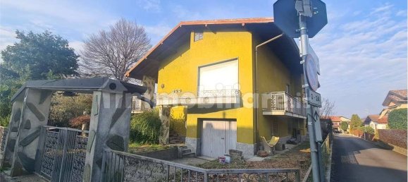 5-Zimmer Villa in Valmorea, Italy, Nr. 2598 2