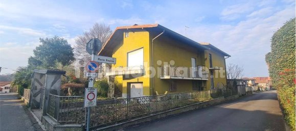5-Zimmer Villa in Valmorea, Italy, Nr. 2598 3