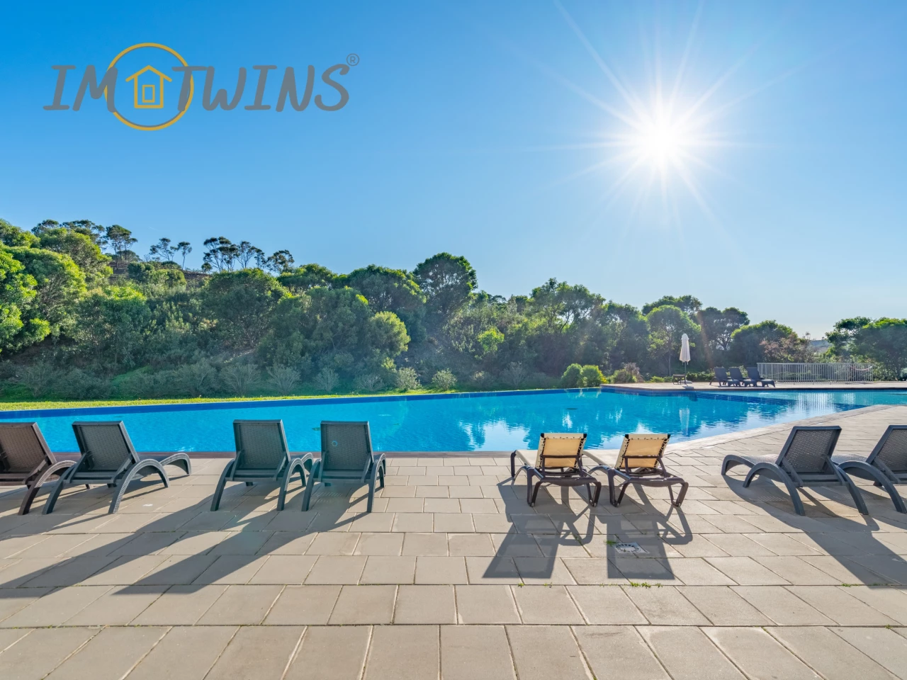 Apartamento de 2 dormitorios en Mexilhoeira Grande, Portugal No. 153716