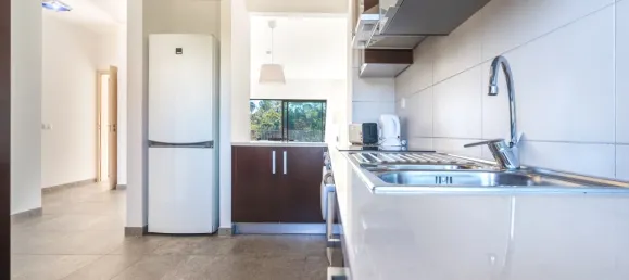 Apartamento de 2 dormitorios en Mexilhoeira Grande, Portugal No. 153716 11