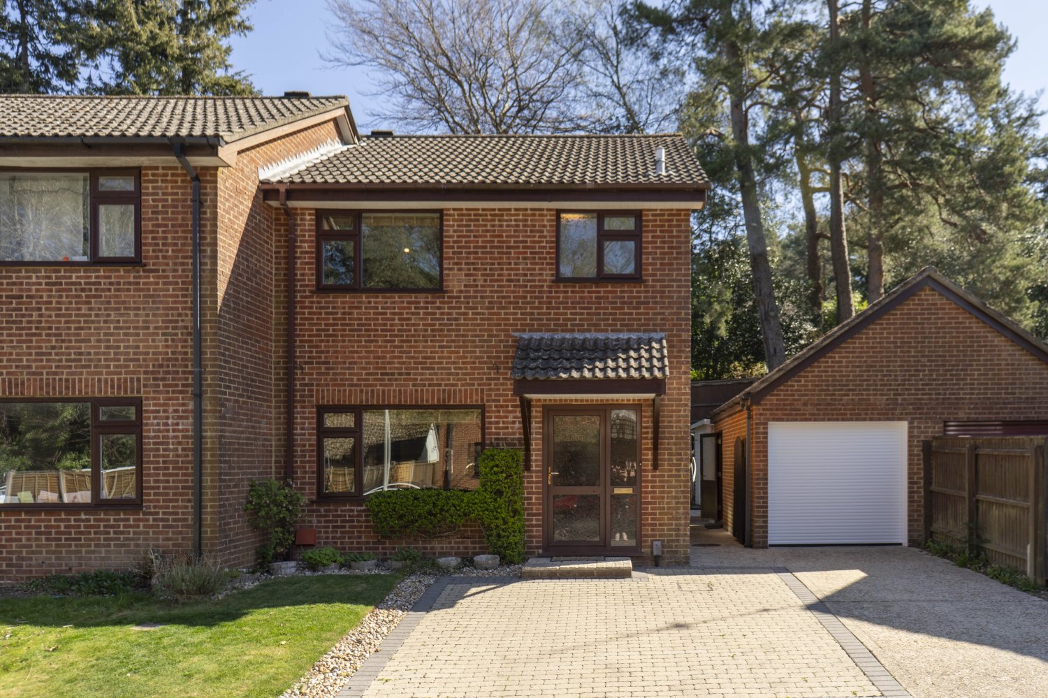 3 bedrooms House in Poole, United Kingdom No. 1054