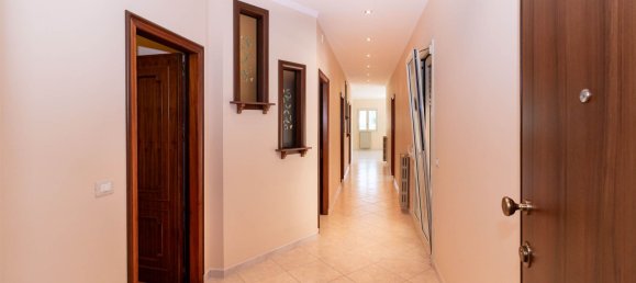 3 bedrooms Apartment in Belpasso, Italy No. 295463 7