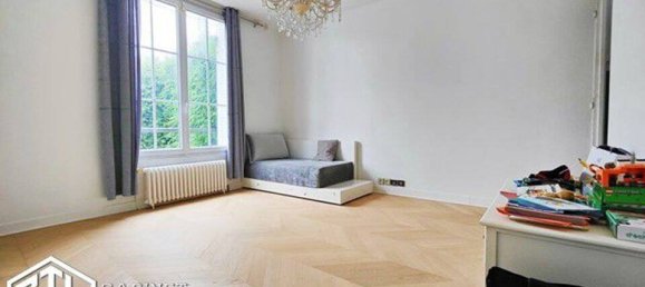 4 bedrooms House in Montfermeil, France No. 140914 5