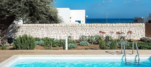 Villa de 3 dormitorios en Noto, Italy No. 137611 3