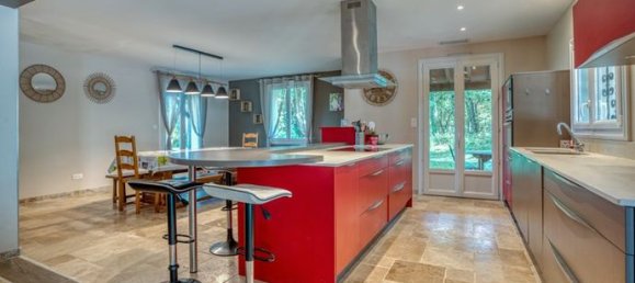 4 bedrooms Villa in Montpouillan, France No. 301799 2