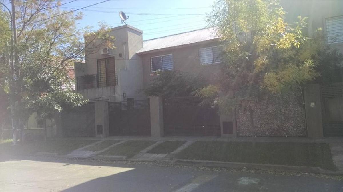 2 Schlafzimmer Haus in Hurlingham, Argentina, Nr. 76216