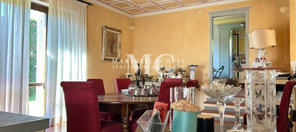 4 bedrooms Villa in Impruneta, Italy No. 189725 2