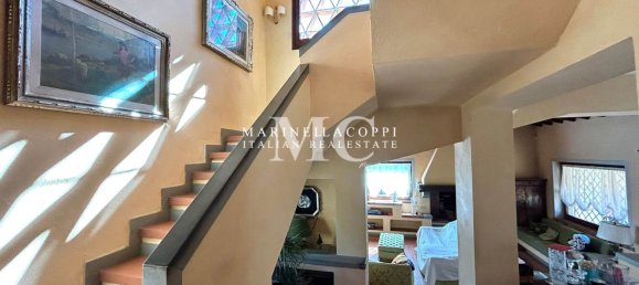 4 bedrooms Villa in Impruneta, Italy No. 189725 8